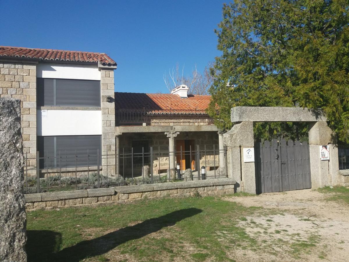 Casa Rural De Benjamin Palencia Villafranca de la Sierra Exterior foto